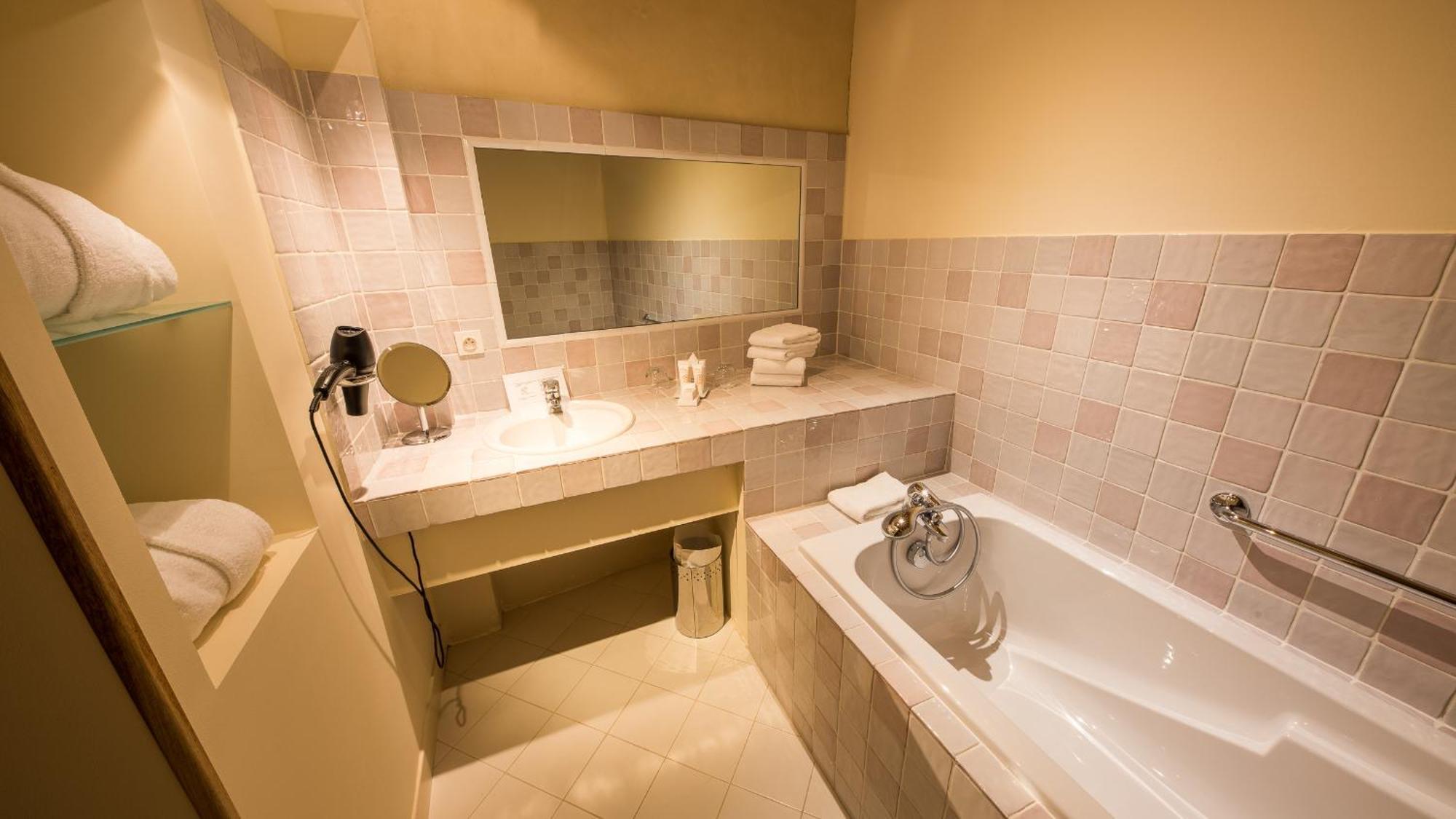 Le Champ Des Oiseaux Hotel & Spa Troyes Exterior photo